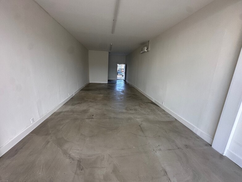 More Photos Of 10420 National Blvd, Los Angeles Apartments For Lease