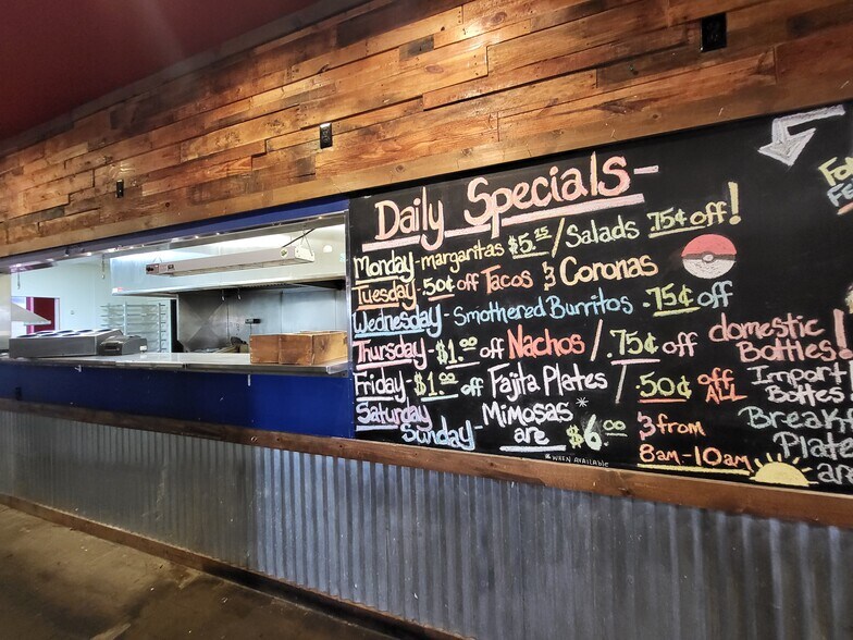 More Photos Of 3607 S Range Line Rd, Joplin Restaurant For Lease