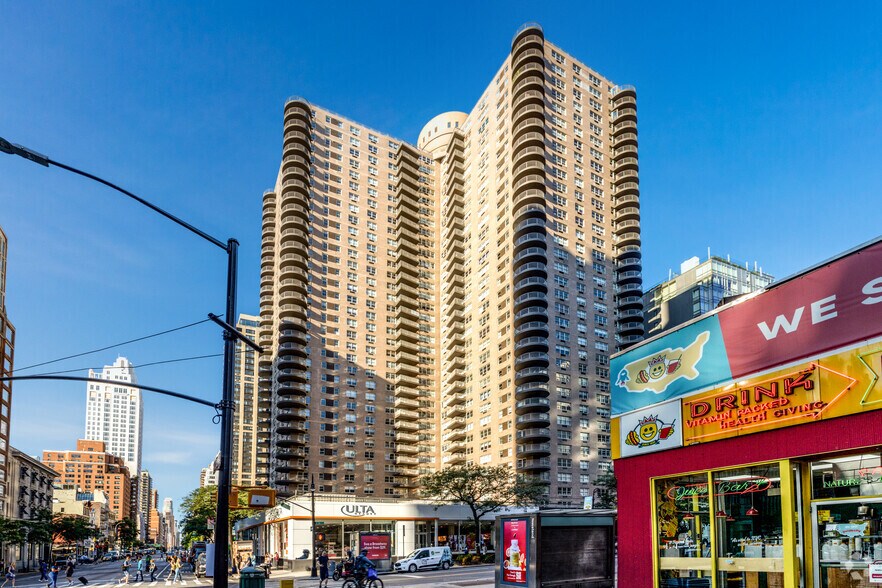 More Photos Of 1518-1528 Third Ave, New York Multifamily For Sale