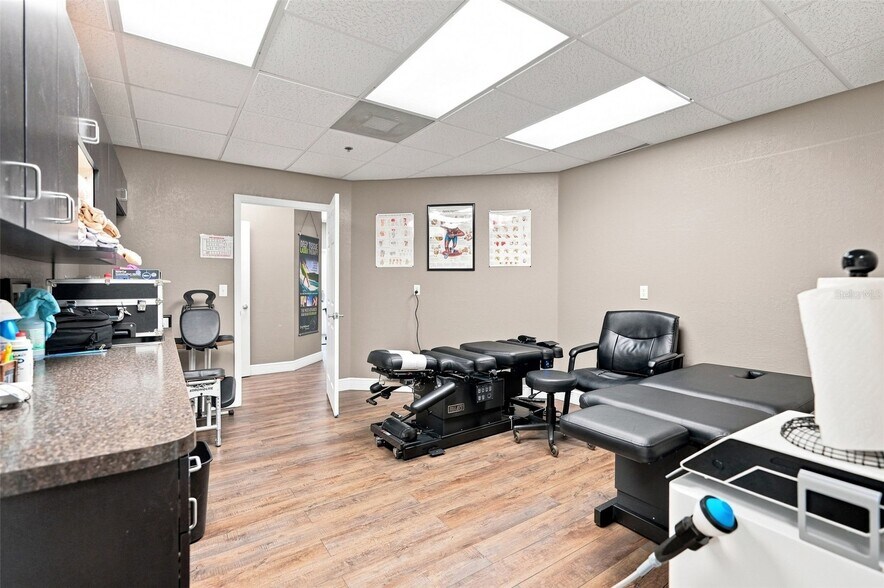 More Photos Of 224 Mariner Blvd, Spring Hill Medical For Sale