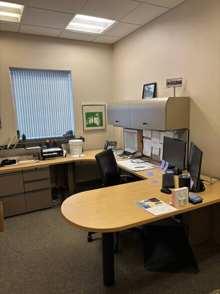 More Photos Of 66 35th St, Wheeling Warehouse For Lease