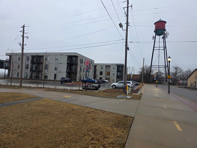 More Photos Of 401 N 2nd St, Rogers Office For Lease