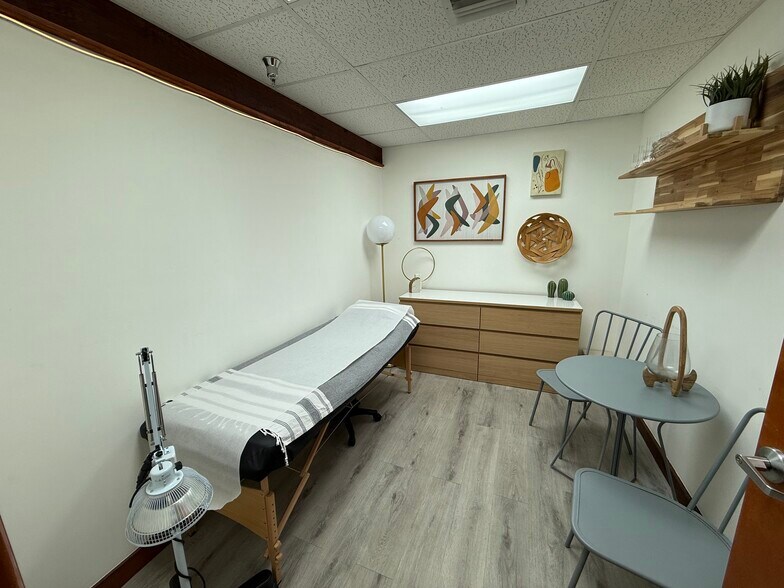 More Photos Of 8200 W Sunrise Blvd, Plantation Office For Sale