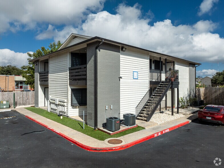 More Photos Of 1814 Colony Creek Dr, Austin Apartments For Sale