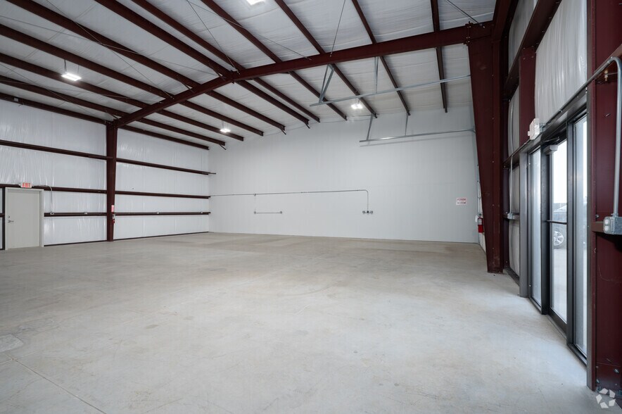 More Photos Of 2346 Seaborn Rd, Ponder Unknown For Lease
