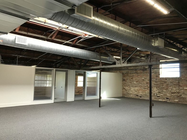 More Photos Of 916 Bryan Ave, Fort Worth Loft Creative Space For Lease