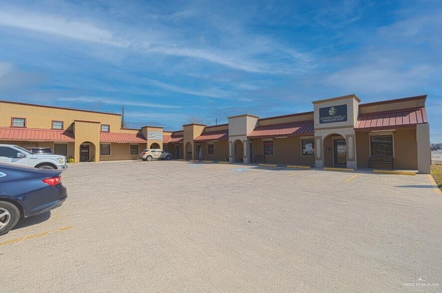 More Photos Of 605 W Main St, Rio Grande City Storefront Retail Residential For Sale