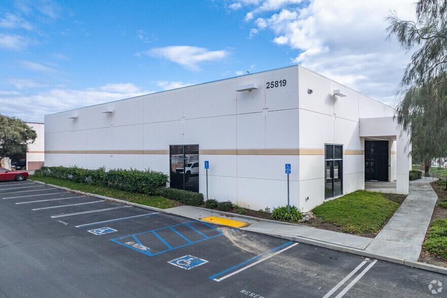 More Photos Of 25819 Jefferson Ave, Murrieta Light Distribution For Lease