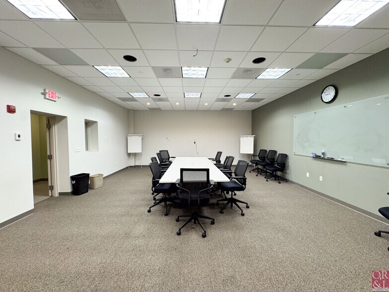 More Photos Of 35 NE Industrial Rd, Branford Research And Development For Lease