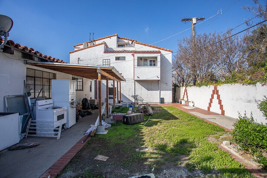 More Photos Of 9261 Wakefield Ave, Panorama City Apartments For Sale