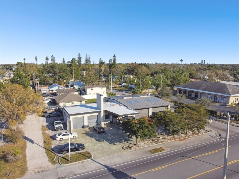 More Photos Of 2011 9th St, Bradenton Freestanding For Sale