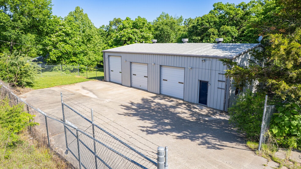 More Photos Of 414 Highway 42, Osage Beach Flex For Sale