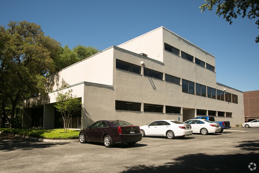 More Photos Of 1901 NW Military Hwy, San Antonio Office For Lease