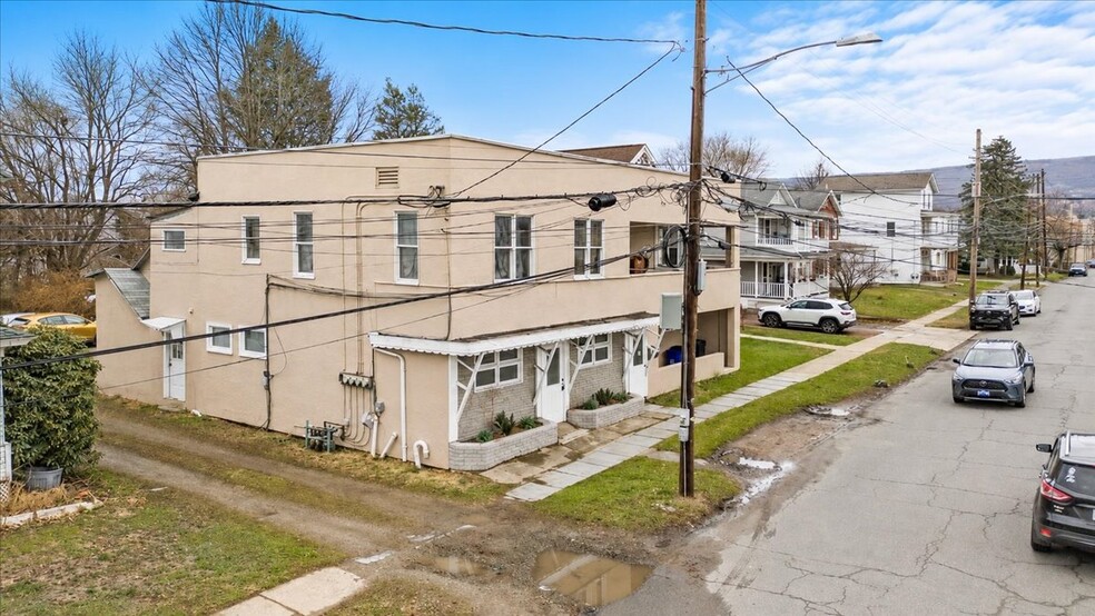 More Photos Of 622 E Market St, Scranton Office Residential For Sale