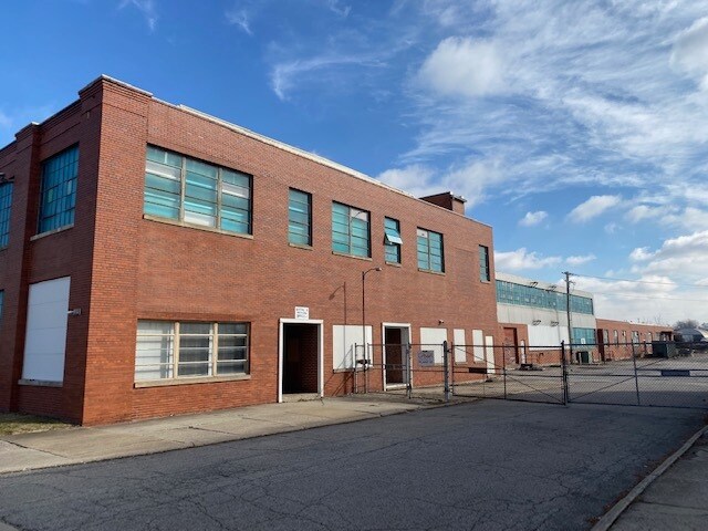 More Photos Of 521 S Market St, Galion Manufacturing For Sale