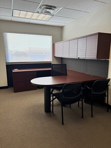 More Photos Of 650 Dodge Ave NW, Elk River Office For Lease
