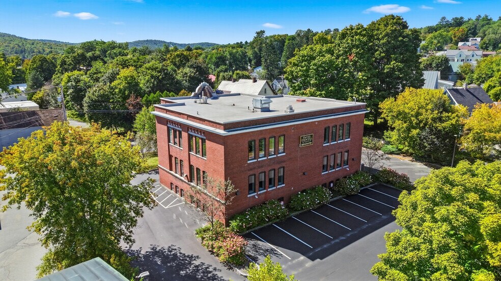 More Photos Of 11 Eldridge St, Lebanon Office For Lease