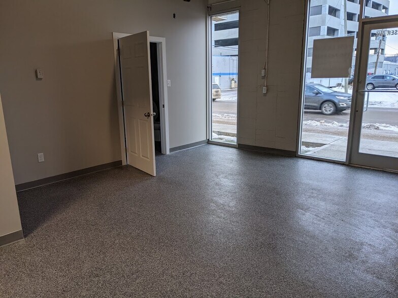 More Photos Of 8308 Fraser Ave, Fort McMurray Showroom For Sale