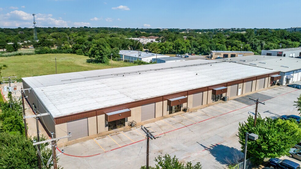 More Photos Of 801 Secretary Dr, Arlington Warehouse For Lease