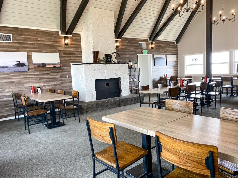 More Photos Of 87275 County Hwy 9-28, Christmas Valley Hotel For Sale