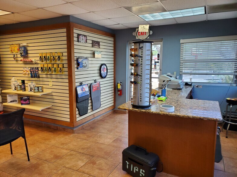 More Photos Of 4732 Tamiami Trl, Port Charlotte General Retail For Sale
