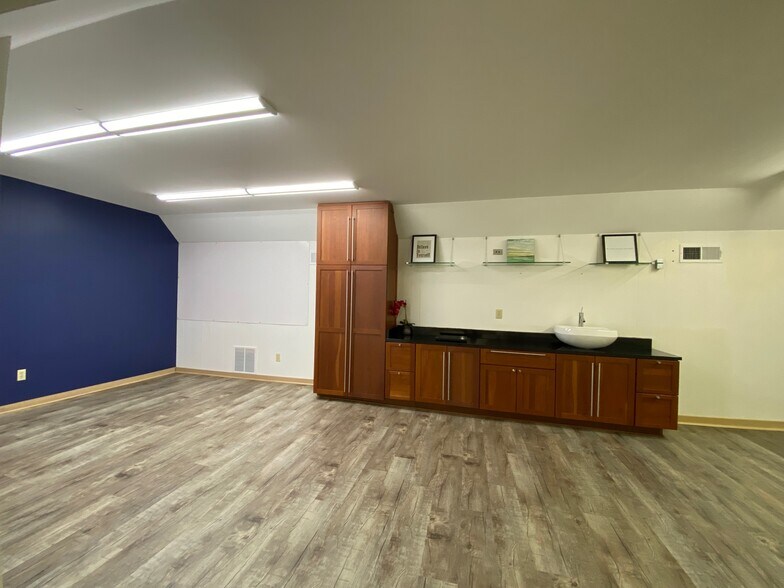 More Photos Of 841 S Cooper St, Memphis Office Residential For Lease