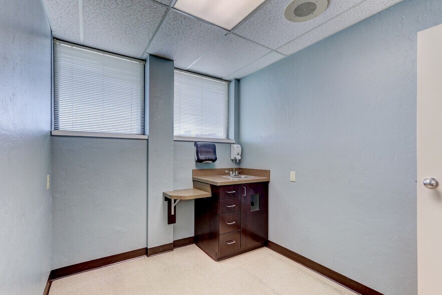 More Photos Of 5622 N Portland Ave, Oklahoma City Medical For Lease
