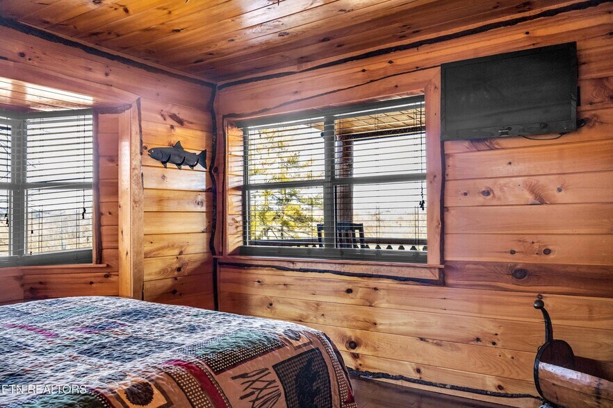 More Photos Of 1012 Highway 165, Tellico Plains Hospitality For Sale