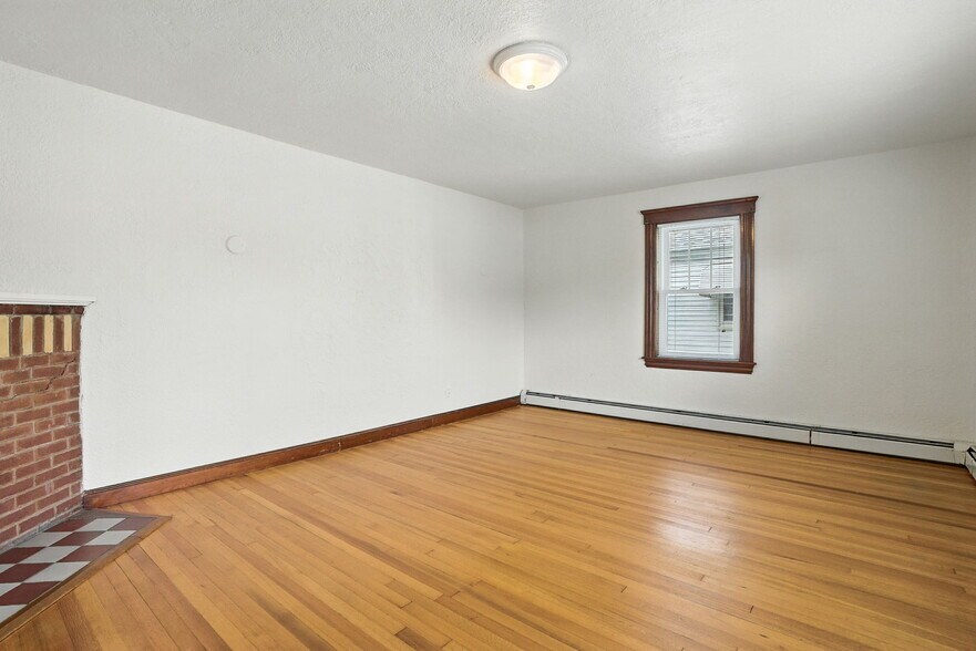 More Photos Of 177-179 Massachusetts Ave, North Andover Apartments For Sale