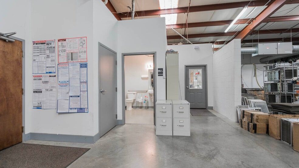 More Photos Of 12927 Plaza Dr, Richmond Light Manufacturing For Lease