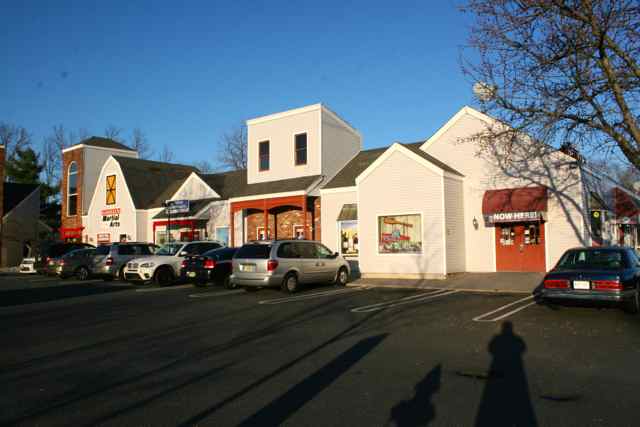 More Photos Of 833 W Park Ave, Ocean Unknown For Lease