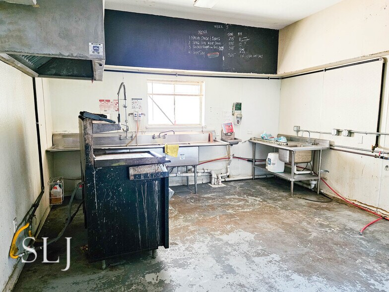 More Photos Of 2017 S Ervay St, Dallas Restaurant For Lease