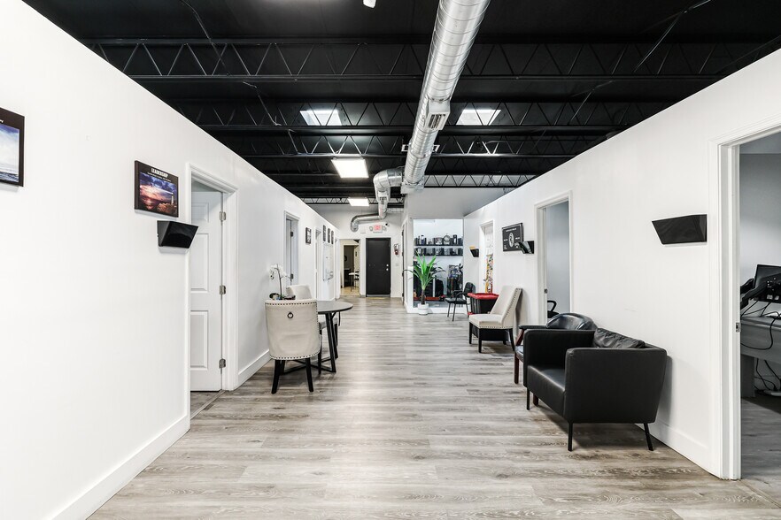 More Photos Of 4980 E 10th Ct, Hialeah Warehouse For Sale