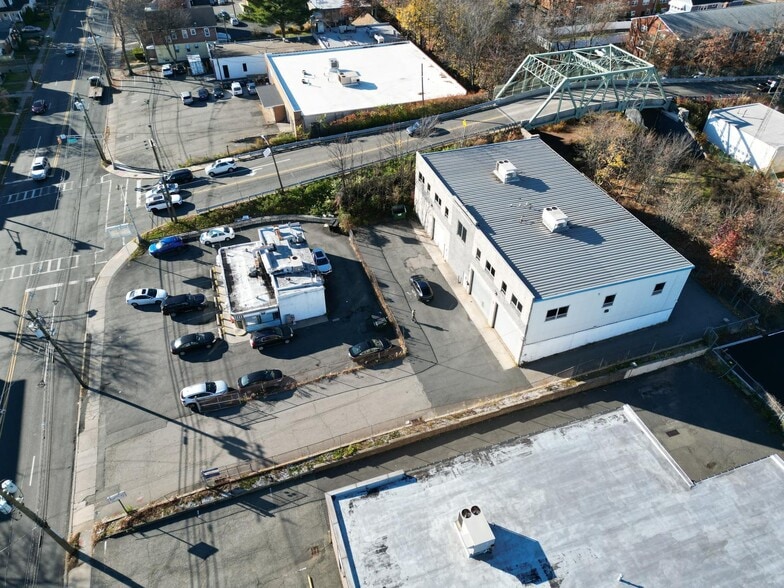 Primary Photo Of 205 E 1st Ave, Roselle Warehouse For Lease