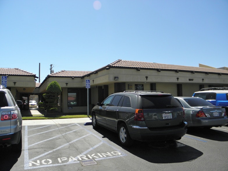 More Photos Of 16017 Tuscola Rd, Apple Valley Medical For Lease