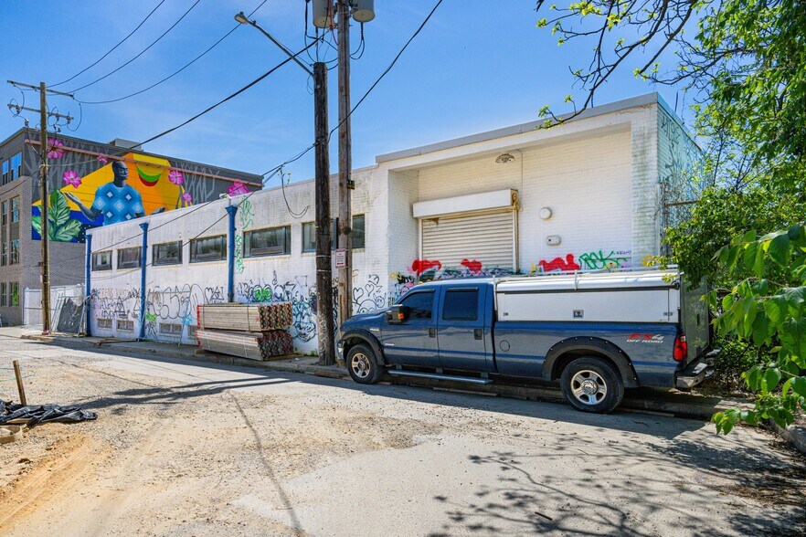 More Photos Of 300-308 Vine St NW, Washington Warehouse For Sale