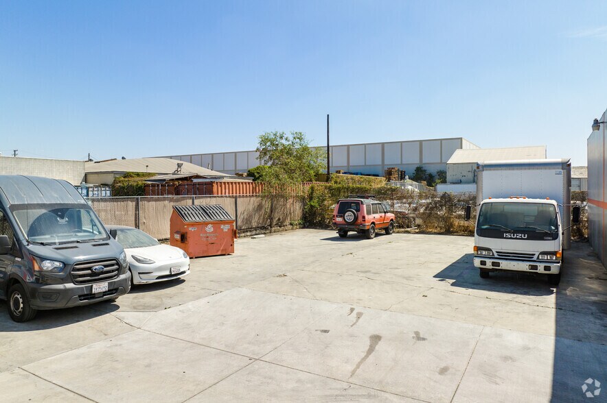 More Photos Of 115-123 E Gardena Blvd, Gardena Service For Sale