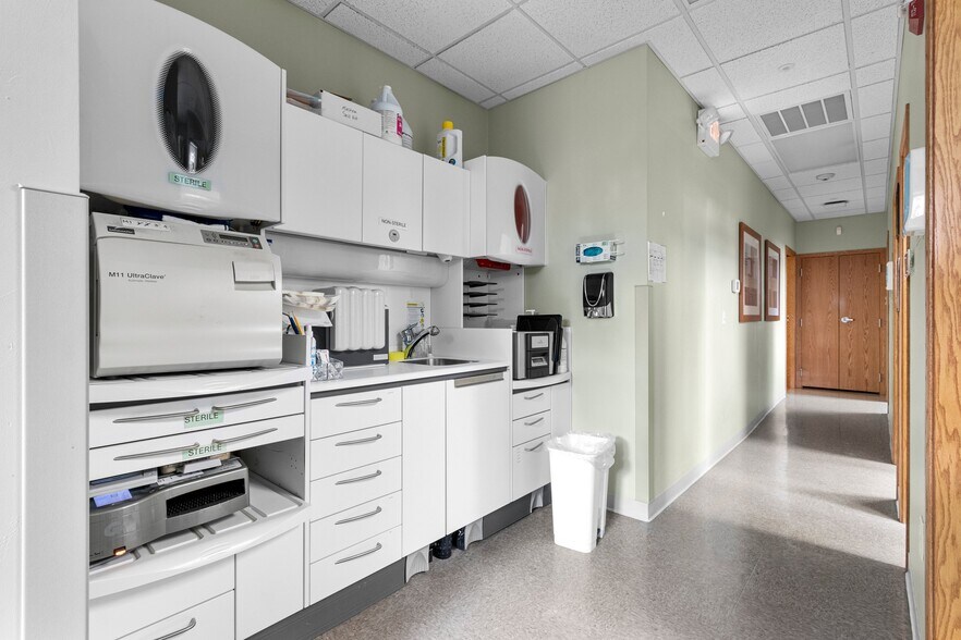 More Photos Of 445 S Adams St, Green Bay Office For Lease