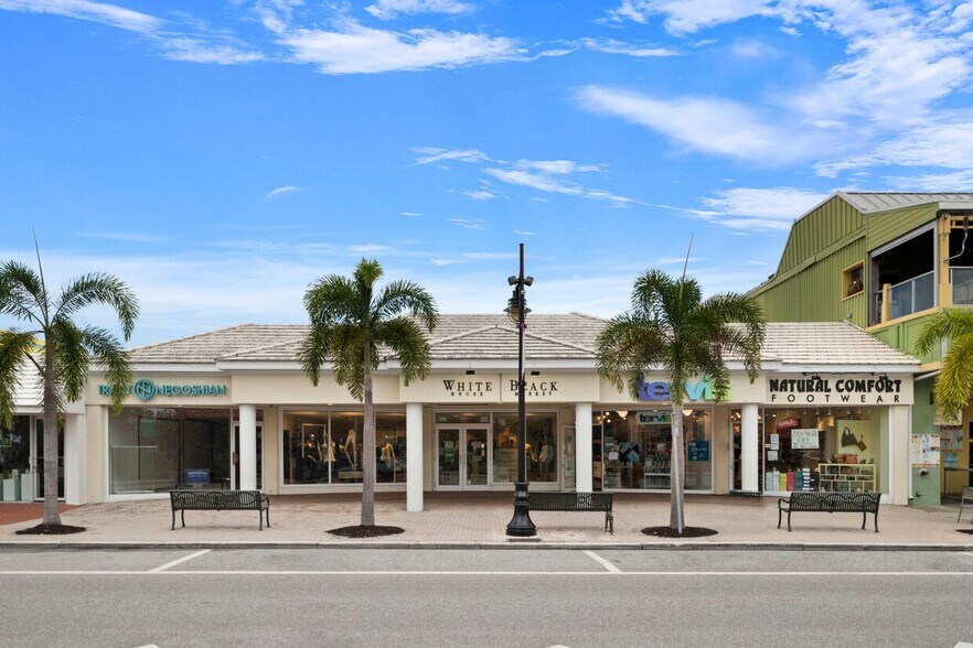 More Photos Of 313-321 John Ringling Blvd, Sarasota Storefront For Lease