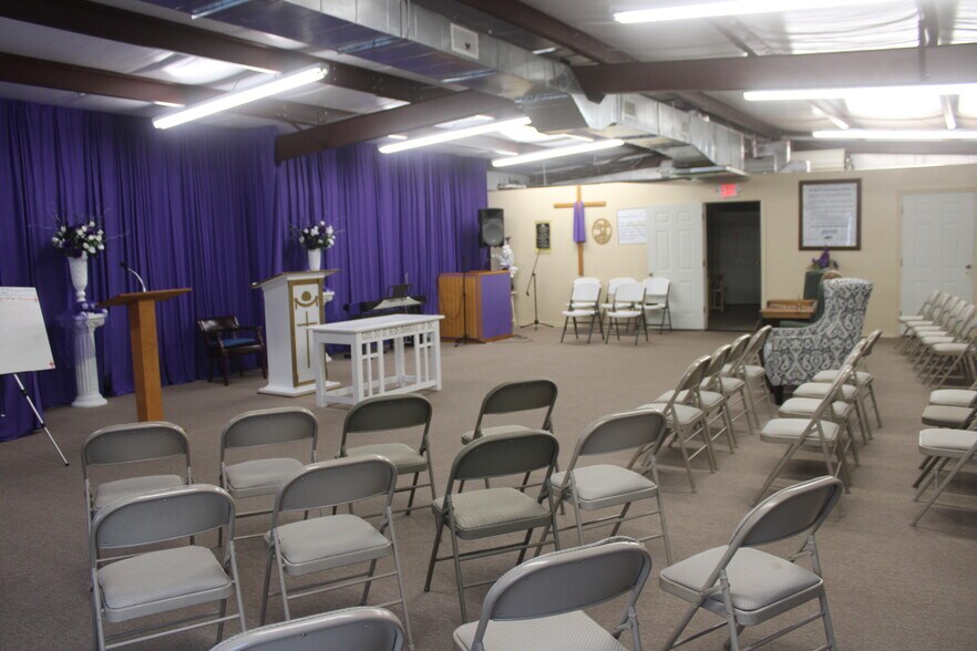 More Photos Of 344 Broadway, Winnie Religious Facility For Sale