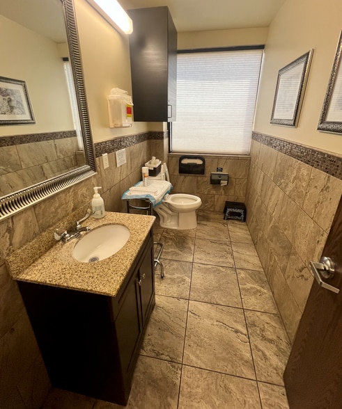 More Photos Of 1055 N 300 W, Provo Medical For Lease