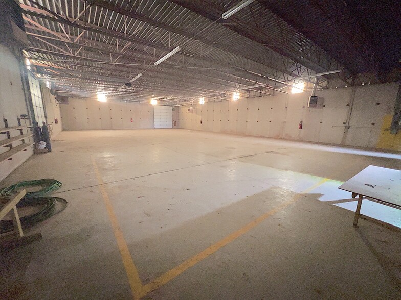 More Photos Of 1717 S 28th St, Clinton Distribution For Lease