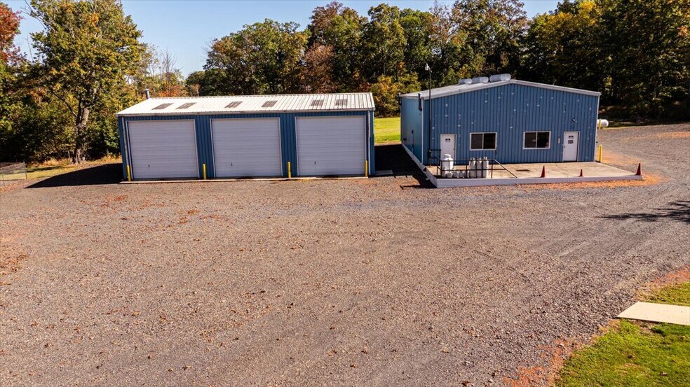 More Photos Of 563 Deep Run Rd, Perkasie Contractor Storage Yard For Sale