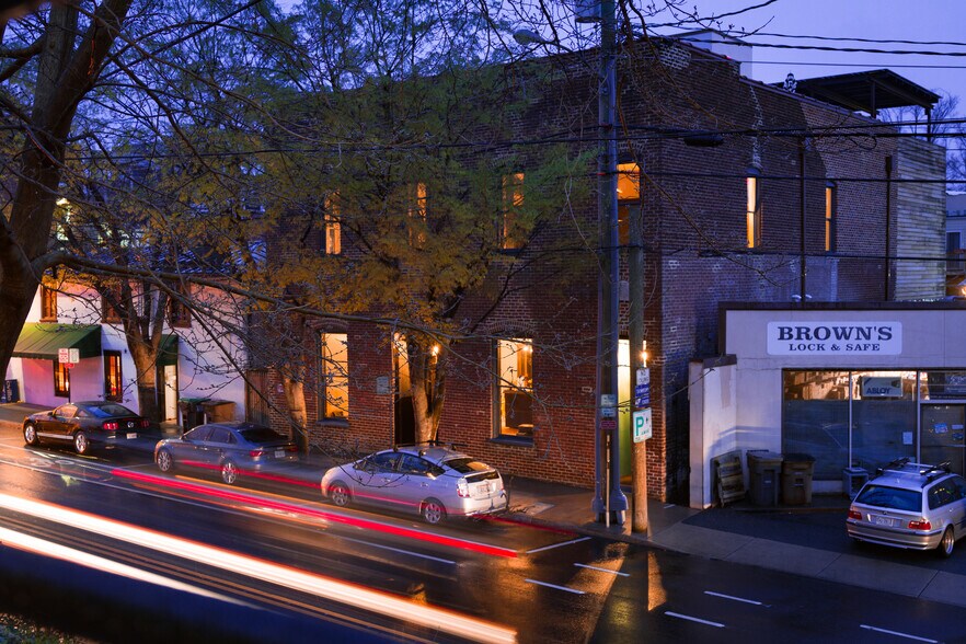 Primary Photo Of 206 W Market St, Charlottesville Office For Sale