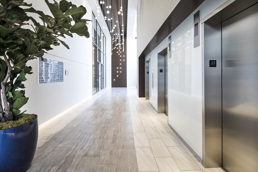 More Photos Of 9440 Santa Monica Blvd, Beverly Hills Office For Lease