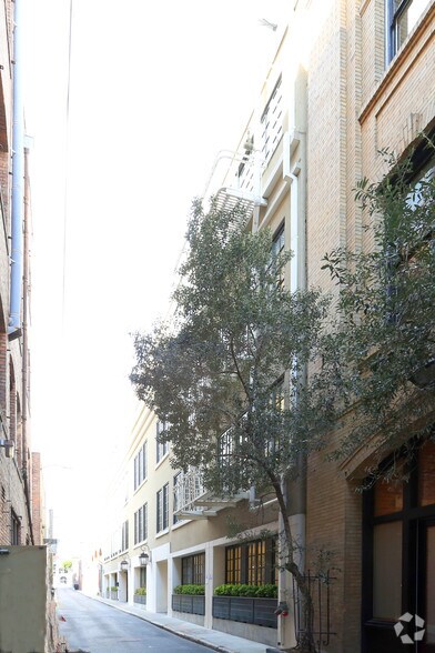 More Photos Of 40 Gold St, San Francisco Office For Lease