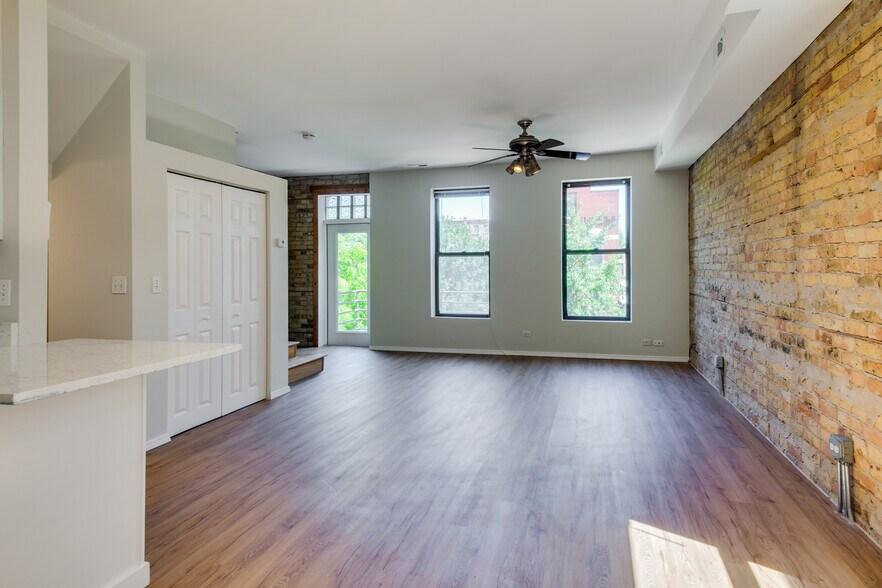 More Photos Of 1246 N Cleaver St, Chicago Apartments For Sale