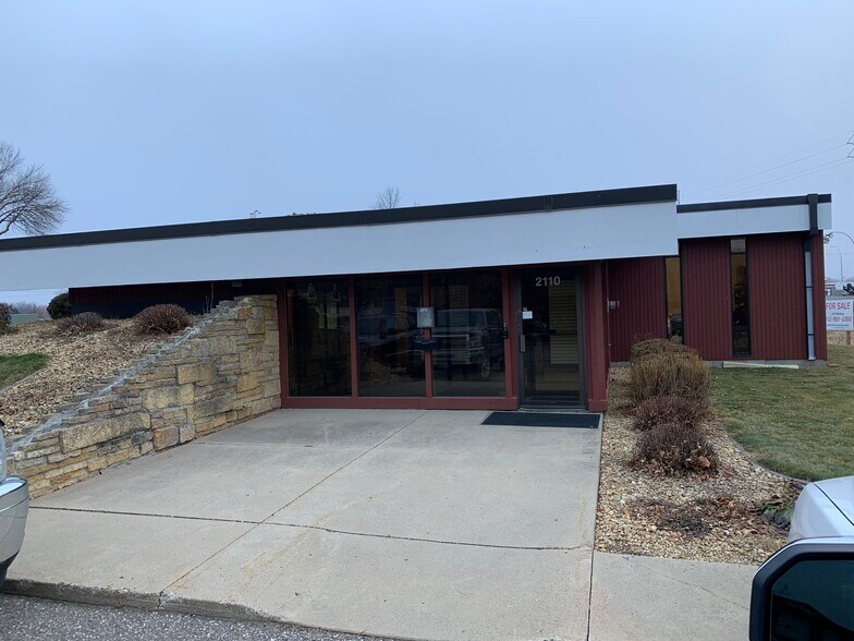 More Photos Of 2110 9th St E, Glencoe Industrial For Lease