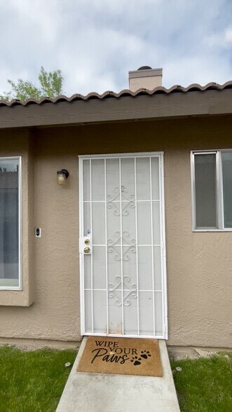 Primary Photo Of 4424 White Ln, Bakersfield Multifamily For Sale