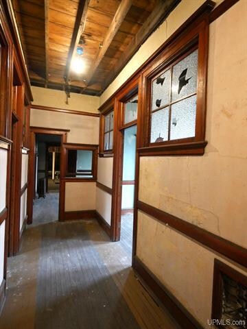More Photos Of 808 Oak St, Calumet Office For Sale